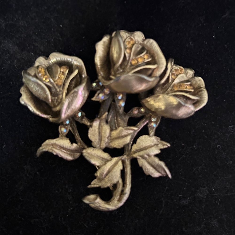 Gold Tone Flower Bouquet Brooch
